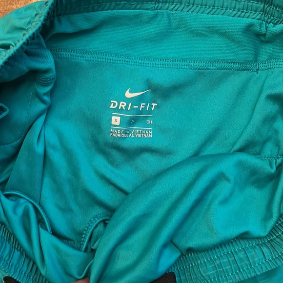 Nike Running Shorts Size Small - Picture 3 of 4